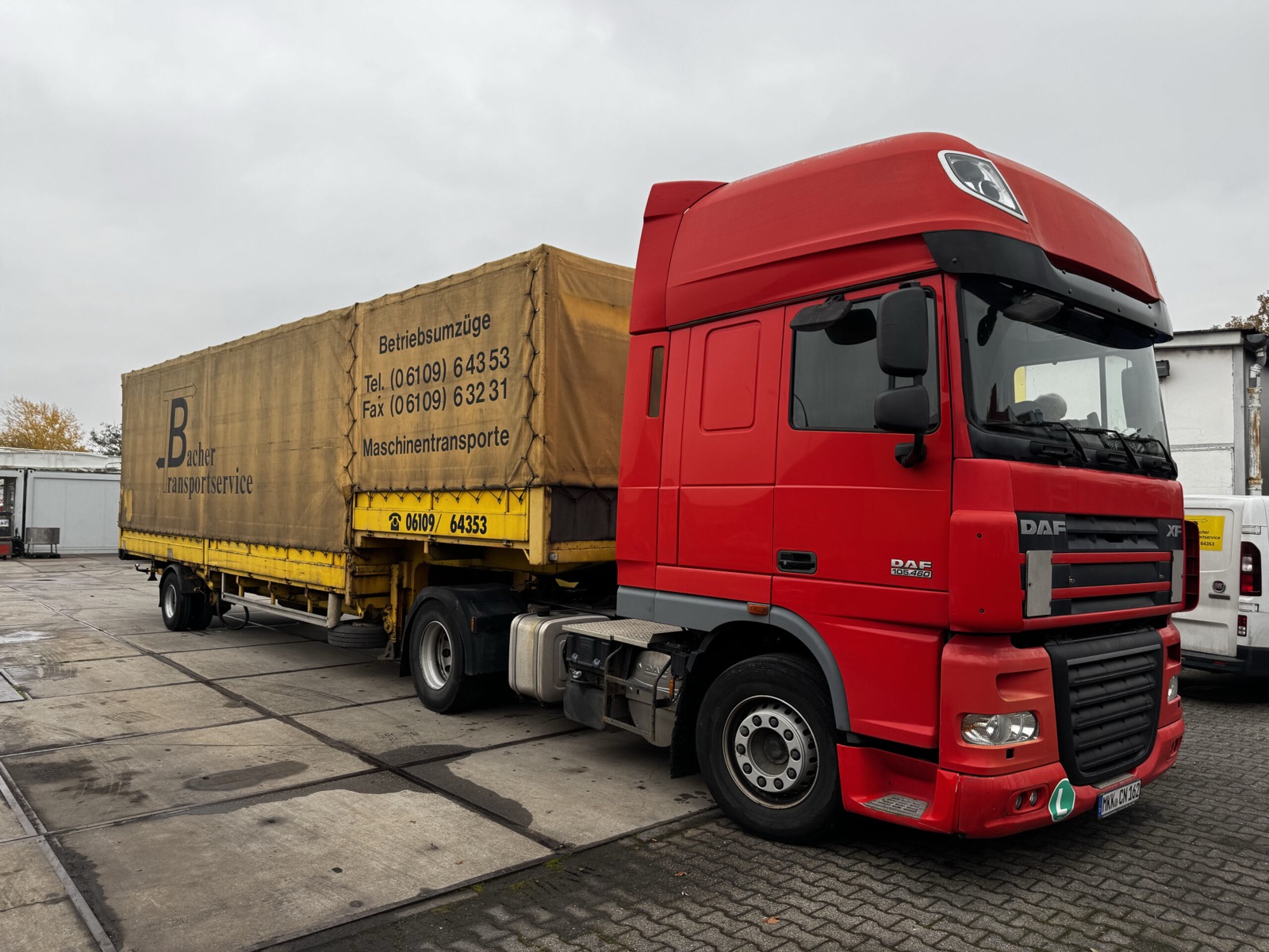 DAF Zugmaschine mit Ruthmann Auflieger